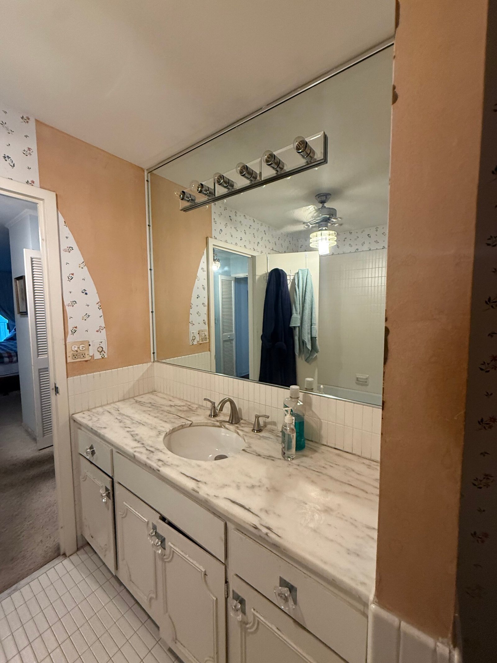 Clean bathroom vanity completed by Goldy Maids in a Chicago home